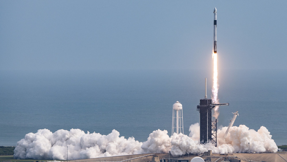 Space X Réussit Le Dernier Test De Sa Fusée Lentreprise En Orbite